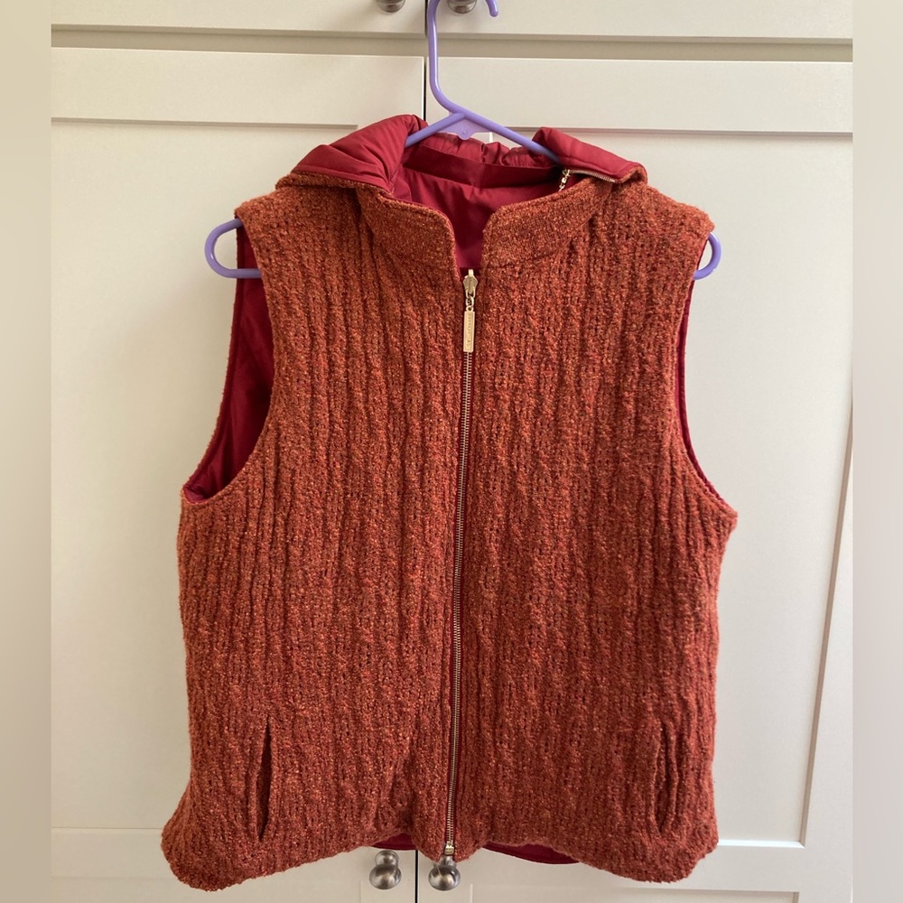St John Sport- Women’s Knit Reversible Wool Blend Vest